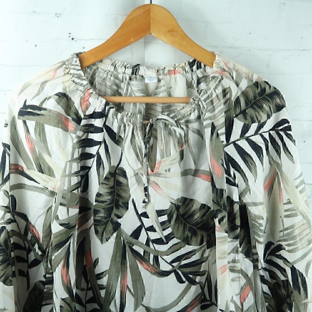 OLD NAVY WHITE & GREEN TROPICAL DESIGN ROUND NECK 3/4 SLEEVE COTTON TOP SIZE XS - Picture 5 of 8